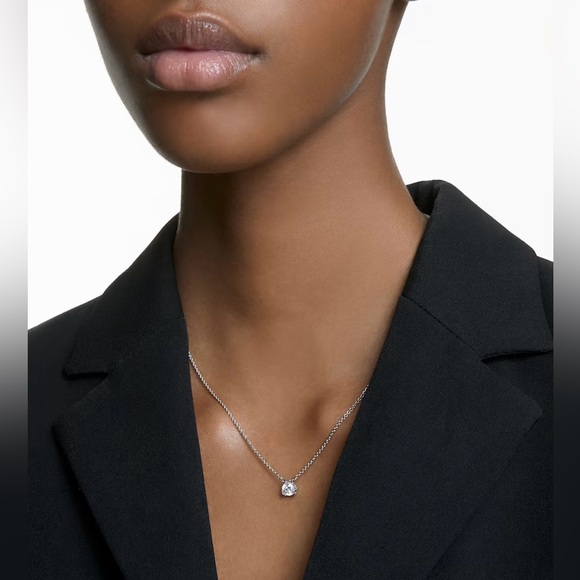 Signed Swarovski Crystal Trilliant Cut Necklace | Silver | New - Picture 4 of 9